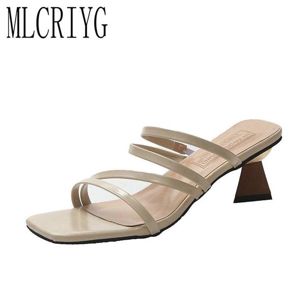 slippers 2021 arrived summer women vintage high heels formal style concise shoes woman mature female wild flip flops, Black
slippers 2021 arrived summer women vintage high heels formal style concise shoes woman mature female wild flip flops, Black