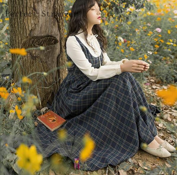 2021 autumn winter new arrival retro stand collar flower embroidery plaid long sleeve woman long cotton dress, Black;gray
2021 autumn winter new arrival retro stand collar flower embroidery plaid long sleeve woman long cotton dress, Black;gray