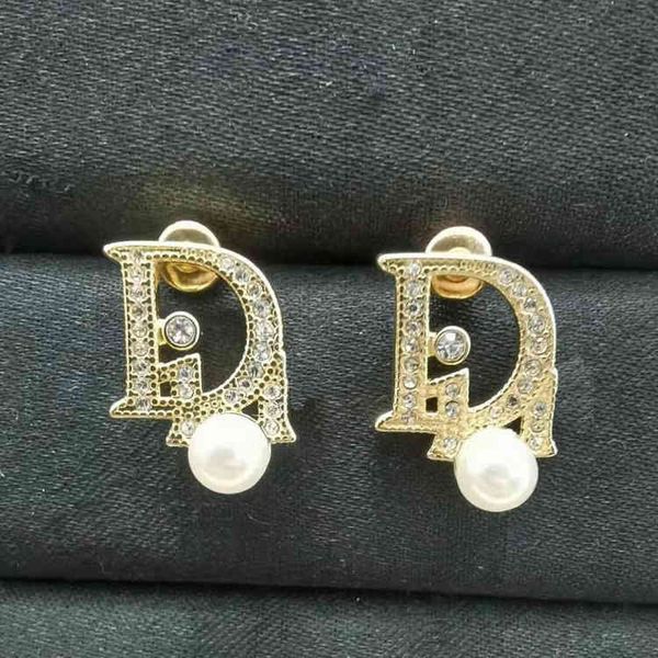 factory specials aa 2021 letter pearl diamond fashion temperament du 18k 925 silver needle earrings women
factory specials aa 2021 letter pearl diamond fashion temperament du 18k 925 silver needle earrings women
