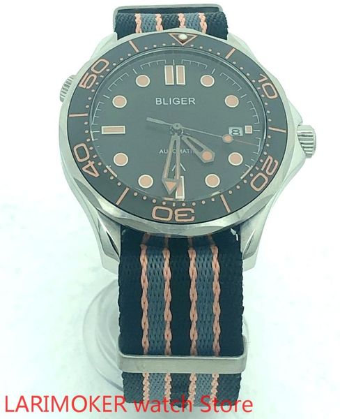 wristwatches men's high-quality luxury sports and leisure waterproof watch mechanical case pink dial bezel, Slivery;brown
wristwatches men's high-quality luxury sports and leisure waterproof watch mechanical case pink dial bezel, Slivery;brown