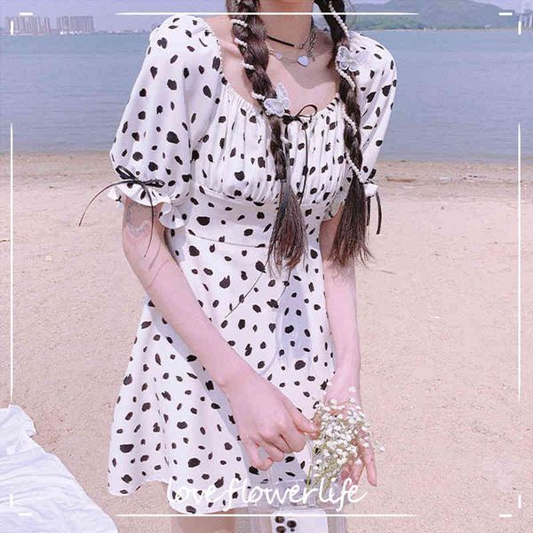 summer puff sleeve vintage dot dress women square collar elegant mini dress beach dress korean bow bandage design 210521, Black;gray
summer puff sleeve vintage dot dress women square collar elegant mini dress beach dress korean bow bandage design 210521, Black;gray