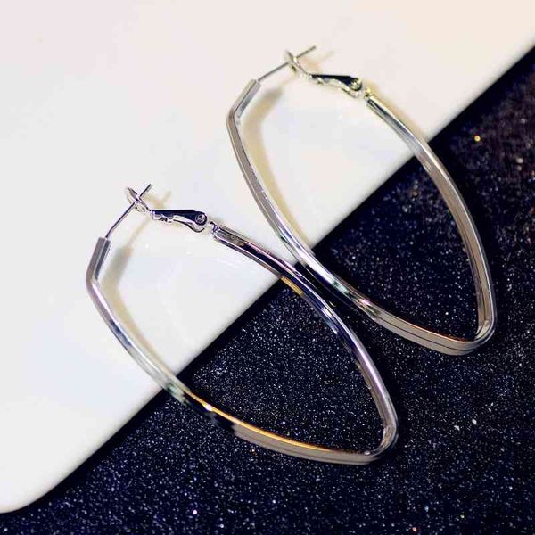 fashion korean personality anti allergy silver needle fashion women's jewelry oval large ring earrings 88683, Black
fashion korean personality anti allergy silver needle fashion women's jewelry oval large ring earrings 88683, Black