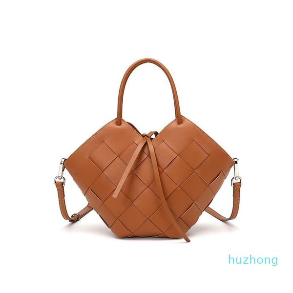 evening bags luxury women 's handbag special-interest design hand-held vegetable basket handmade cowhide woven shoulder bag tote
evening bags luxury women 's handbag special-interest design hand-held vegetable basket handmade cowhide woven shoulder bag tote