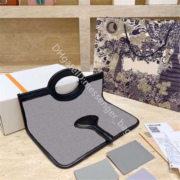 2021 book totes satchel clutch bags oblique patchwork two-tone canvas embroidery interior slot pocket casual
2021 book totes satchel clutch bags oblique patchwork two-tone canvas embroidery interior slot pocket casual