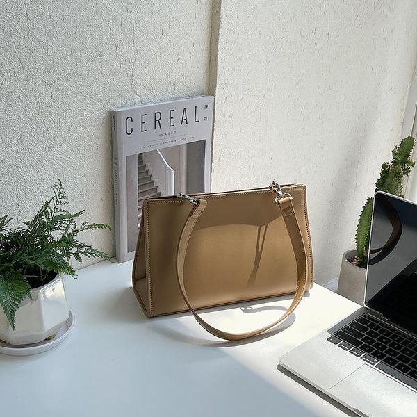 evening bags version bag female luxury trend stereotypes handbag women fashion temperament shoulder texture triangle tote
evening bags version bag female luxury trend stereotypes handbag women fashion temperament shoulder texture triangle tote
