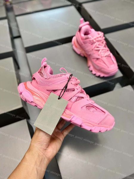 designer luxury brand men women casual shoes track white black gomma leather trainer nylon printed platform fashion sneakers hafu
designer luxury brand men women casual shoes track white black gomma leather trainer nylon printed platform fashion sneakers hafu
