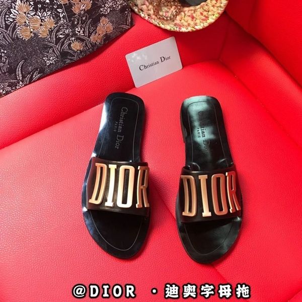 2021 new one-piece slippers for women to wear fashionable versatile metal letters european station anti slip flat sandals{category}ly0v zly, Black
2021 new one-piece slippers for women to wear fashionable versatile metal letters european station anti slip flat sandals{category}ly0v zly, Black
