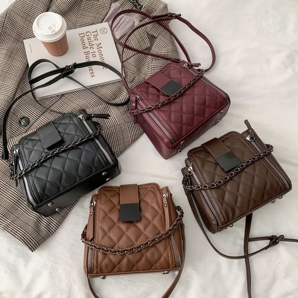 2021 new fashion lingge bucket tid0e single shoulder diagonal straddle women's bag small satchel
2021 new fashion lingge bucket tid0e single shoulder diagonal straddle women's bag small satchel