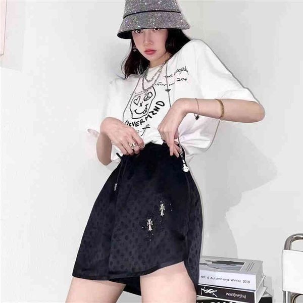 crosin 2021 summer new cross dark pattern drilling drawstring shorts women's fashion design satin wide leg sports brand isjg, Black;white
crosin 2021 summer new cross dark pattern drilling drawstring shorts women's fashion design satin wide leg sports brand isjg, Black;white