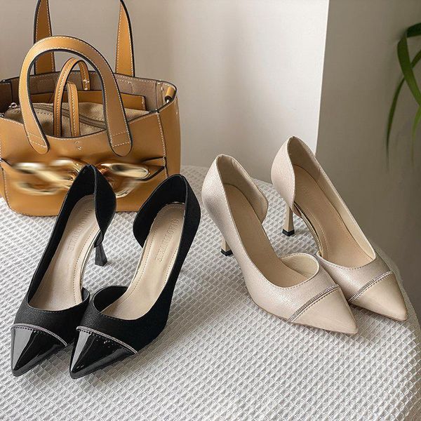 dress shoes women's high heels, elegant wedding for brides in retro style, pointed stilettos, Black
dress shoes women's high heels, elegant wedding for brides in retro style, pointed stilettos, Black