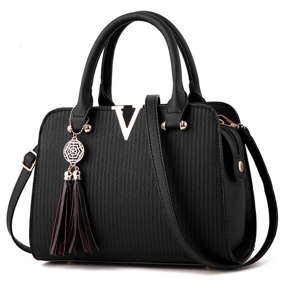 handbag women's bag 2021 style v-shaped fashion large capacity one shoulder messenger, Black;red
handbag women's bag 2021 style v-shaped fashion large capacity one shoulder messenger, Black;red