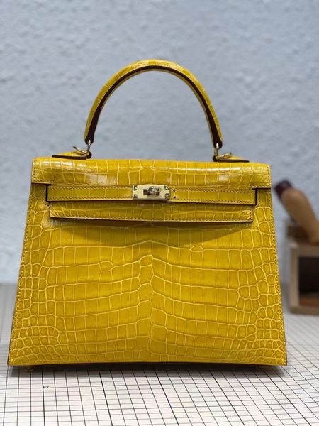 7a+ fashion genuine leatherkelly25 amber yellow nile high-gloss crocodile purseluxurys designers bags generation ebony handbag boston beach, Red;black
7a+ fashion genuine leatherkelly25 amber yellow nile high-gloss crocodile purseluxurys designers bags generation ebony handbag boston beach, Red;black