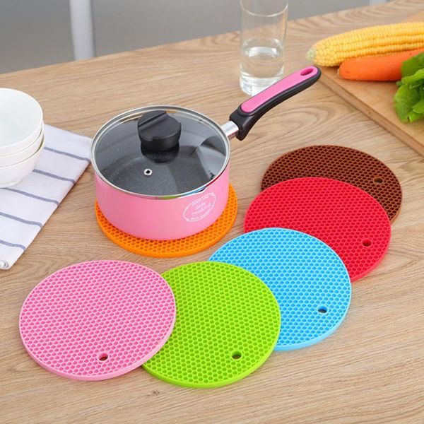 table runner non slip heat resistant mat tableware pad cushion multi-use round silicone placemat durable pot holder kitchen gadgets
table runner non slip heat resistant mat tableware pad cushion multi-use round silicone placemat durable pot holder kitchen gadgets