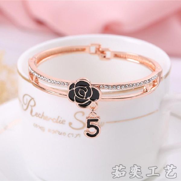 fashion classic ladies bracelet female gold rose rhinestone cuffs simple party birthday jewelry gift bangle, Black
fashion classic ladies bracelet female gold rose rhinestone cuffs simple party birthday jewelry gift bangle, Black