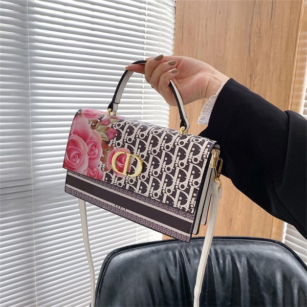 design bag color spray painting letter printing trend messenger bag fashion horizontal version small hand
design bag color spray painting letter printing trend messenger bag fashion horizontal version small hand