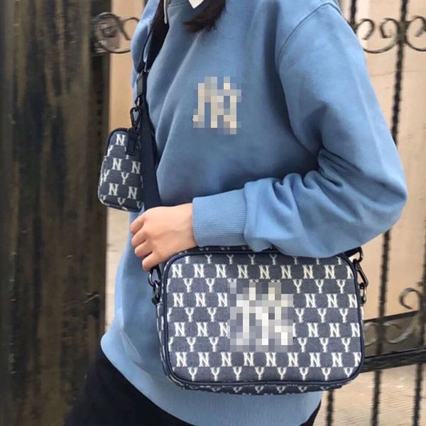 handbag old flower letter bag fashion sports shoulder bag men's camera women's messenger
handbag old flower letter bag fashion sports shoulder bag men's camera women's messenger