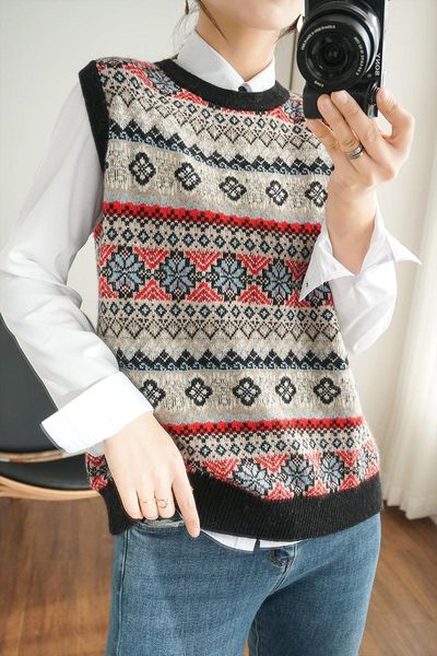 women's sweaters rainbow pullover sweater vest female retro knitting sleeveless 2021 fall korean women woman clothes crop wool mujer ca, White;black
women's sweaters rainbow pullover sweater vest female retro knitting sleeveless 2021 fall korean women woman clothes crop wool mujer ca, White;black