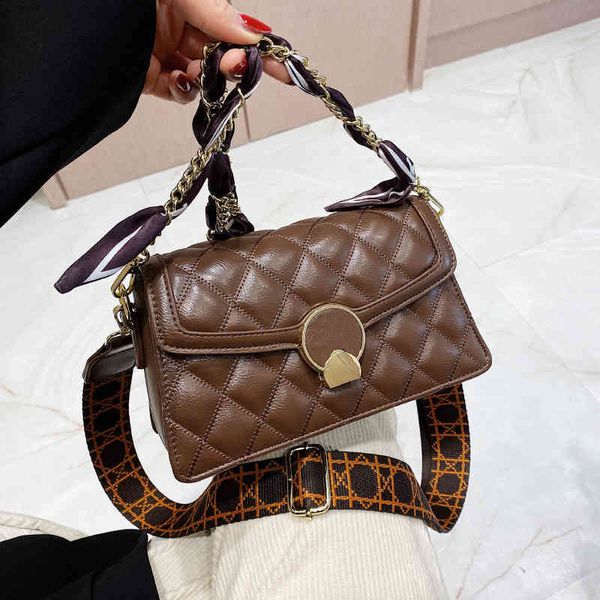 2022 latest handbag factory store on female lingge chain silk scarf armpit versatile trend single shoulder messenger small
2022 latest handbag factory store on female lingge chain silk scarf armpit versatile trend single shoulder messenger small