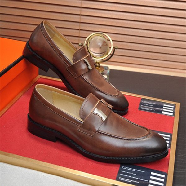 2021 luxury designers brand luxurys dress shoes for gentle men black animal embroidery genuine leather pointed toe business oxfords size 6.5
2021 luxury designers brand luxurys dress shoes for gentle men black animal embroidery genuine leather pointed toe business oxfords size 6.5