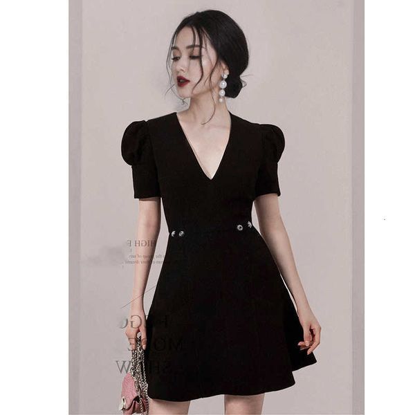 luxury evening dress 2021 spring light mature temperament small black fashion niche dign sense v-neck waist slim a-line, Black;gray
luxury evening dress 2021 spring light mature temperament small black fashion niche dign sense v-neck waist slim a-line, Black;gray