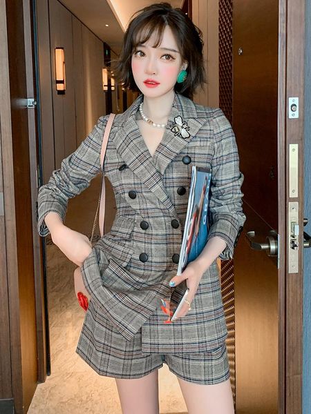 women's tracksuits retro contrast check double-breasted mid-length suit jacket + shorts 2021 autumn, Gray
women's tracksuits retro contrast check double-breasted mid-length suit jacket + shorts 2021 autumn, Gray