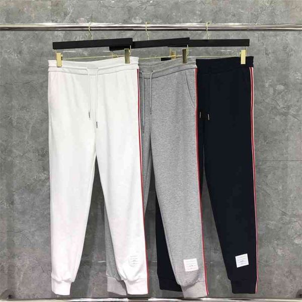 dongguan daizhiying tb casual sportswear men's and women's side ribbon guard pants, Black
dongguan daizhiying tb casual sportswear men's and women's side ribbon guard pants, Black