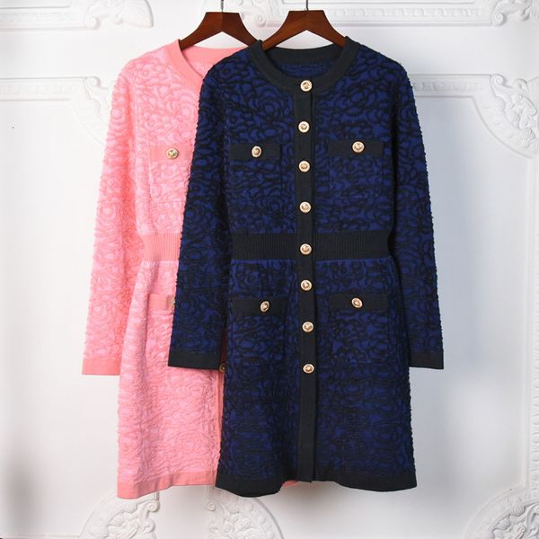 casual dresses 2021 female spring wool knitted or crocheted designer mangas buttons sweet c827, Black;gray
casual dresses 2021 female spring wool knitted or crocheted designer mangas buttons sweet c827, Black;gray