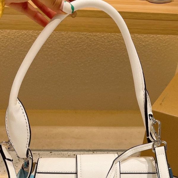 evening bags 2021 queenie luxury summer wild one-shoulder portable baguette bag senior sense female
evening bags 2021 queenie luxury summer wild one-shoulder portable baguette bag senior sense female