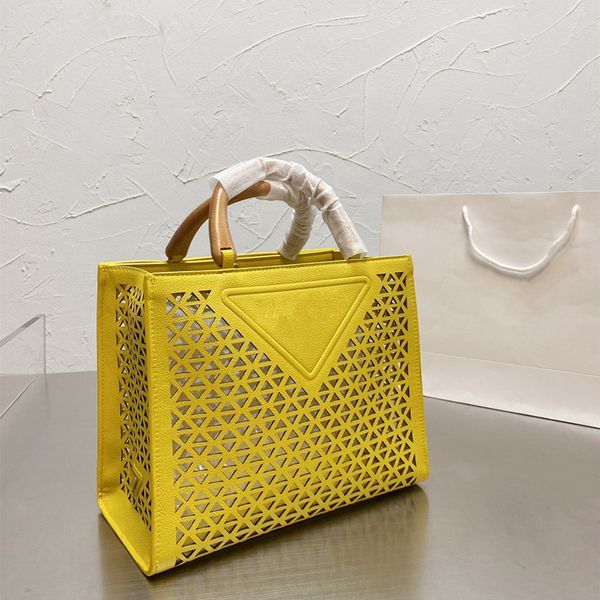 designer tote bags handbag luxury bag high-capacity handbags high-quality genuine leather fashion brand 4 different colors with the original
designer tote bags handbag luxury bag high-capacity handbags high-quality genuine leather fashion brand 4 different colors with the original