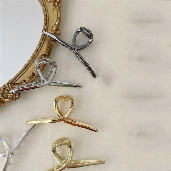 korean vintage design geometric chain cross distortion metal hair clip accessories for women1
korean vintage design geometric chain cross distortion metal hair clip accessories for women1