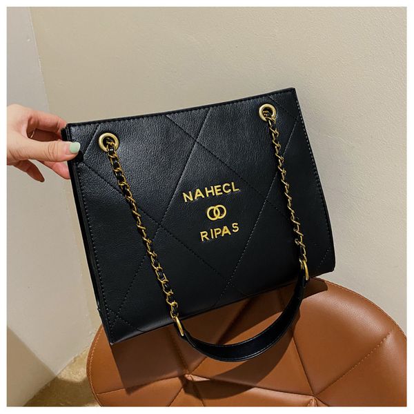 advanced feeling women's 2021 new lingge chain messenger bag versatile large capacity single shoulder tote shopping bag
advanced feeling women's 2021 new lingge chain messenger bag versatile large capacity single shoulder tote shopping bag