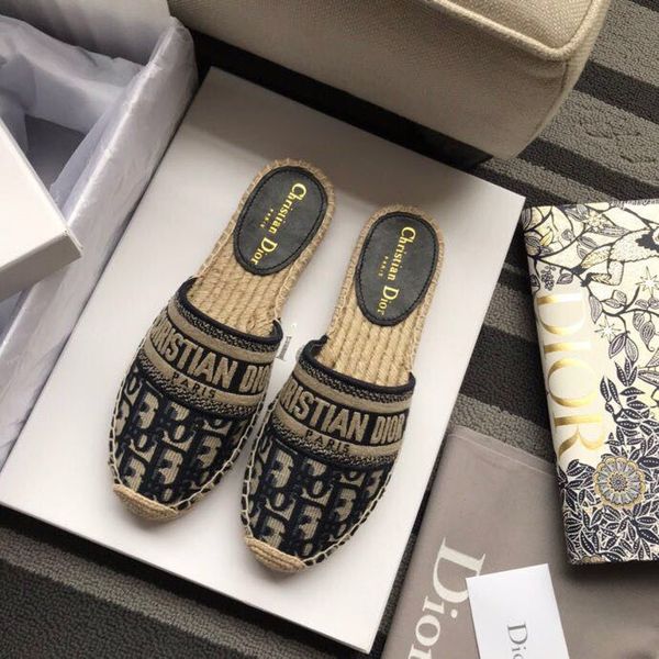 slipper flat bottom sandals 2021 summer new european and american fashion fisherman's slippers baotou embroidery large size inner heigh, Black
slipper flat bottom sandals 2021 summer new european and american fashion fisherman's slippers baotou embroidery large size inner heigh, Black