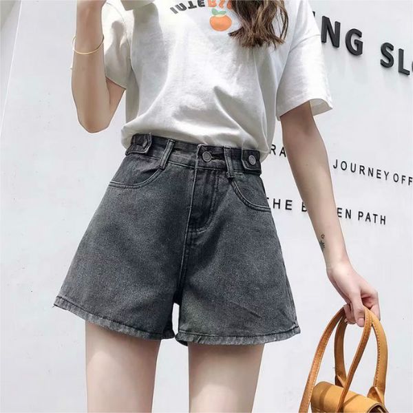 women's shorts 2020 summer new high waist thin denim straight tube loose casual wide leg pants, White;black
women's shorts 2020 summer new high waist thin denim straight tube loose casual wide leg pants, White;black