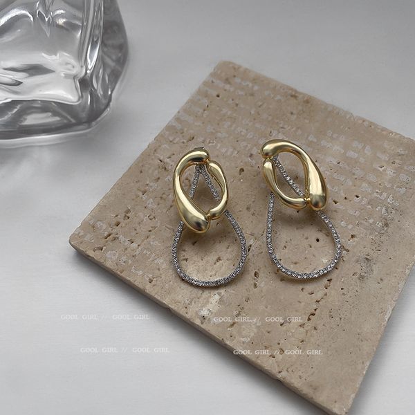 925 silver needle diamond geometric hollow fashion simple temperament designer east gate metal earrings
925 silver needle diamond geometric hollow fashion simple temperament designer east gate metal earrings