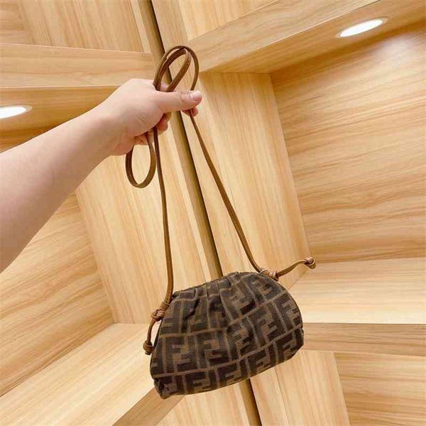 handbag fend f letter medieval cloud bag messenger women's size: 20 14cm designers s hileng
handbag fend f letter medieval cloud bag messenger women's size: 20 14cm designers s hileng