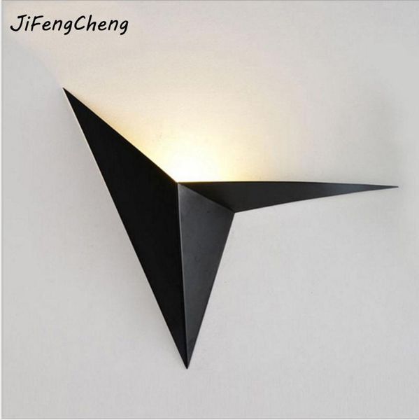wall lamp luminaria iron triangular led nordic minimalist creative bedroom/bed/study/el/guest room/mirror front
wall lamp luminaria iron triangular led nordic minimalist creative bedroom/bed/study/el/guest room/mirror front