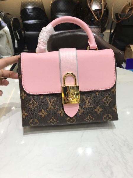 2021 original style women genuine leather totes locky bb presbyopia lock postman bag portable female handbag shoulder bags handbags
2021 original style women genuine leather totes locky bb presbyopia lock postman bag portable female handbag shoulder bags handbags