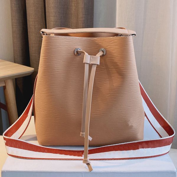 women handbags drawstring bucket bag handle totes fashion letter shoulder bags wave pattern genuine leather interior zipper purse
women handbags drawstring bucket bag handle totes fashion letter shoulder bags wave pattern genuine leather interior zipper purse