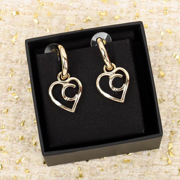 2022 charm drop earring in heart shape hollow design 18k gold plated for women wedding jewelry gift have box stamp ps7492, Golden
2022 charm drop earring in heart shape hollow design 18k gold plated for women wedding jewelry gift have box stamp ps7492, Golden