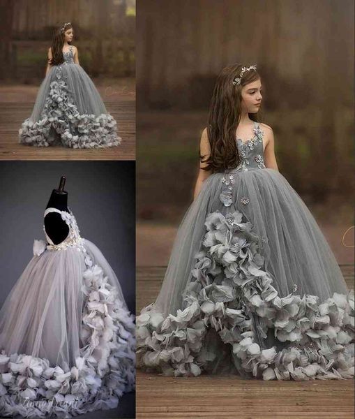 2021 vintage princess ball gowns flower girl dresses for weddings lace appliques tulle floor length puffy girls pageant dress, White;blue
2021 vintage princess ball gowns flower girl dresses for weddings lace appliques tulle floor length puffy girls pageant dress, White;blue