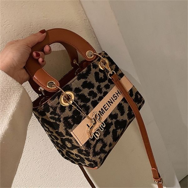 70% off deals online this year's popular bag new women's ins versatile messenger bag fashion portable small square
70% off deals online this year's popular bag new women's ins versatile messenger bag fashion portable small square