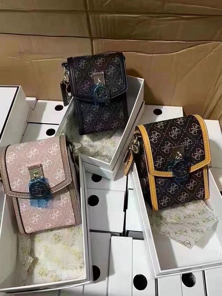 new gue & ss mobile phone single printed shoulder messenger bag bags minority who is senior and simple
new gue & ss mobile phone single printed shoulder messenger bag bags minority who is senior and simple