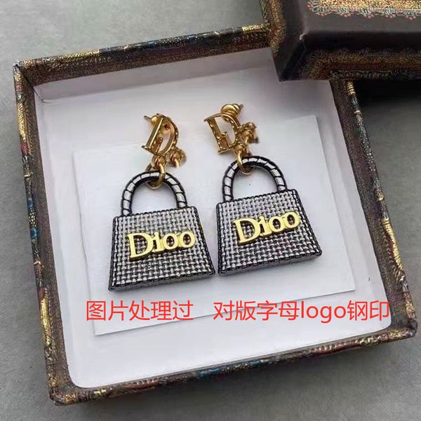 d family ijia bag earrings high edition austrian exaggeration d letter earrings blessing, Golden
d family ijia bag earrings high edition austrian exaggeration d letter earrings blessing, Golden