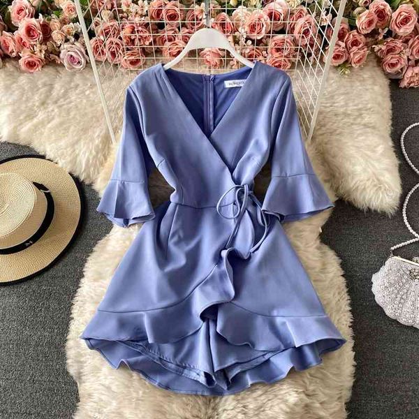women's jumpsuits & rompers vintage v-neck waist tie irregular ruffled wide-leg rompers womens jumpsuit summer trumpet sleeve eleg, Black;white
women's jumpsuits & rompers vintage v-neck waist tie irregular ruffled wide-leg rompers womens jumpsuit summer trumpet sleeve eleg, Black;white