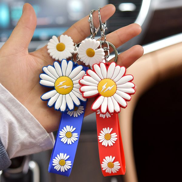 2021 fashion keychain new small daisy flower key ring three chrysanthemum leather rope creative personality pendant accessories gift, Slivery;golden
2021 fashion keychain new small daisy flower key ring three chrysanthemum leather rope creative personality pendant accessories gift, Slivery;golden