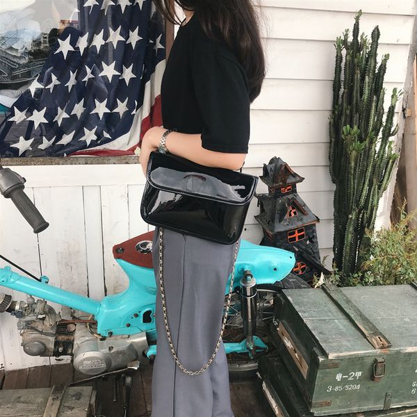 2020 brand fashion luxury women designer patent leather women's messenger bag design black female crossbody bags mobile wallet
2020 brand fashion luxury women designer patent leather women's messenger bag design black female crossbody bags mobile wallet