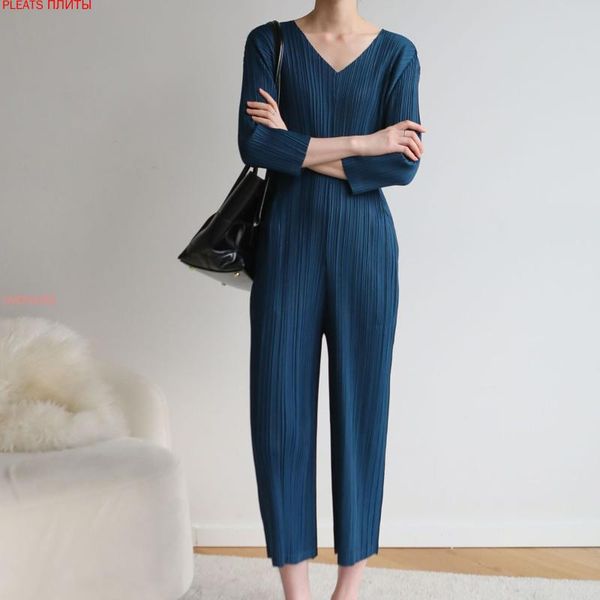 women's jumpsuits & rompers autumn style ins miyake folds v-neck large size slimming thin section seven-point sleeve jumpsuit pleats bo, Black;white
women's jumpsuits & rompers autumn style ins miyake folds v-neck large size slimming thin section seven-point sleeve jumpsuit pleats bo, Black;white