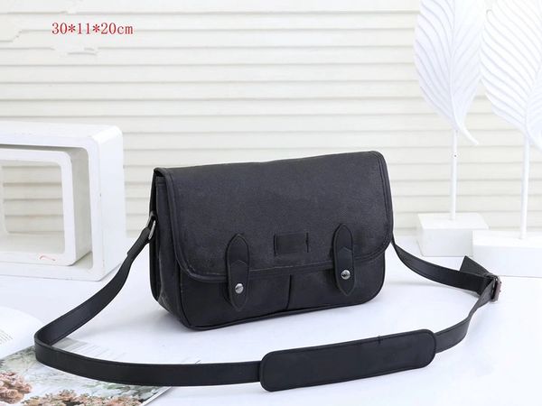 2021 new designer messenger bag men's and women's classic flower fashion leather paris old flower shoulder bag multi-color factory
2021 new designer messenger bag men's and women's classic flower fashion leather paris old flower shoulder bag multi-color factory