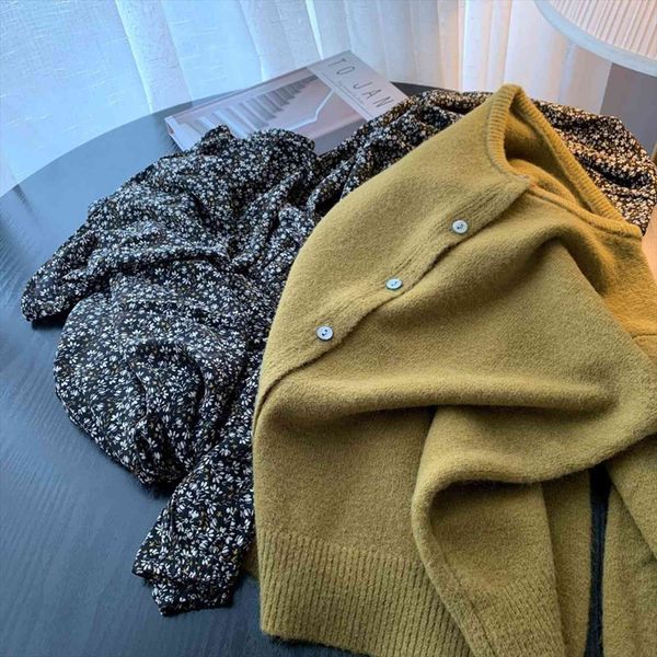purple shell buckle spring women sweater base thickened knitting cardigan womens short style round neck soft jacket, White;black
purple shell buckle spring women sweater base thickened knitting cardigan womens short style round neck soft jacket, White;black