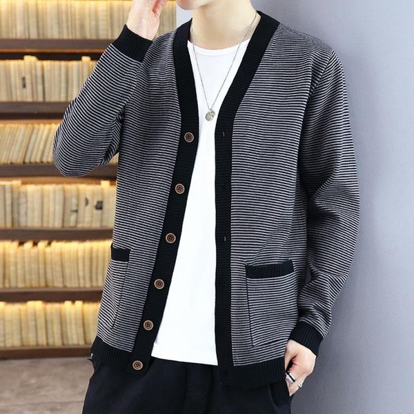 men's sweaters 2021 autumn casual striped cardigan man england style v-neck single breasted slim fitted stretch knit coat male, White;black
men's sweaters 2021 autumn casual striped cardigan man england style v-neck single breasted slim fitted stretch knit coat male, White;black